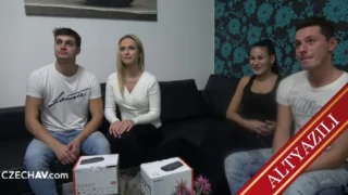 Zayıf Sekreterin Zenci Adamla Sert Yatak Performansı