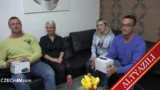 Bakıcı Kız Olgun Evli Zenciye Kendisini Yalatıyor